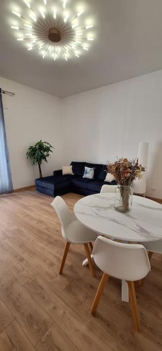 Faby & Fra Apartments Livorno Esterno foto