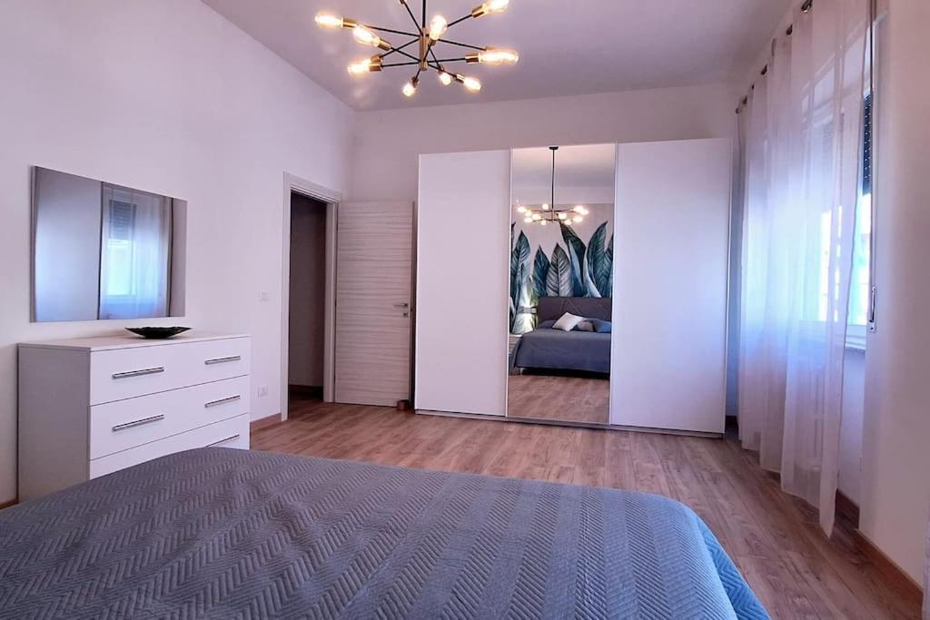 Faby & Fra Apartments Livorno Esterno foto